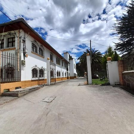 Hotel Casa De Peregrinos Ipiales Exterior photo